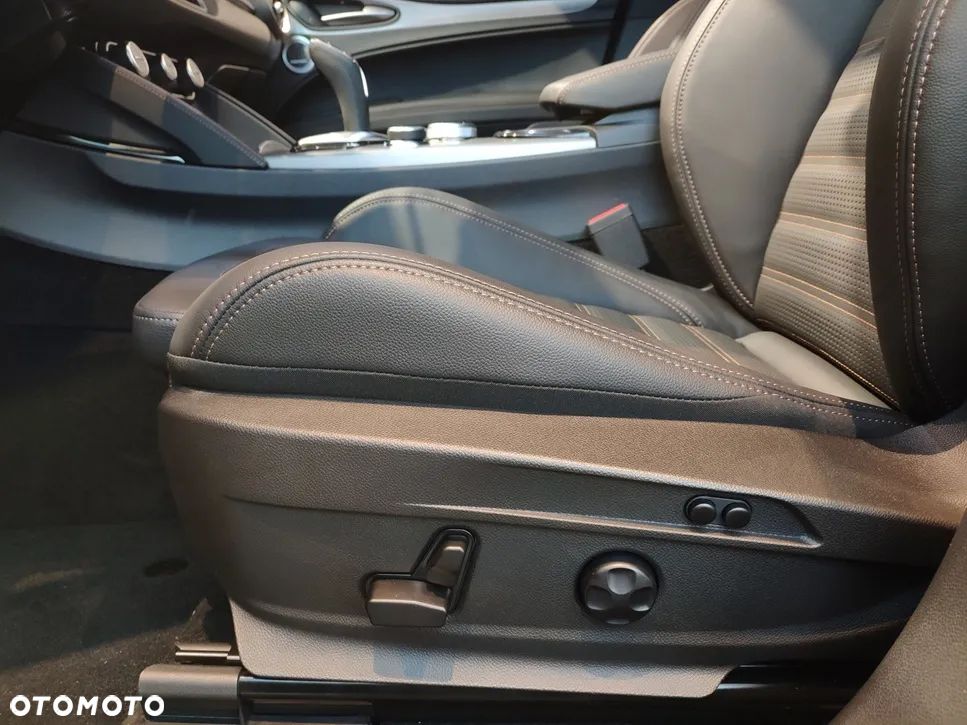 Alfa Romeo Stelvio 2.2 JTDM Intensa Q4 - 24