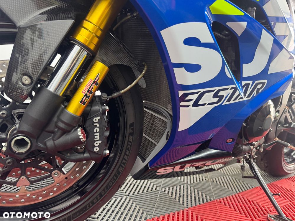 Suzuki GSX-R - 15