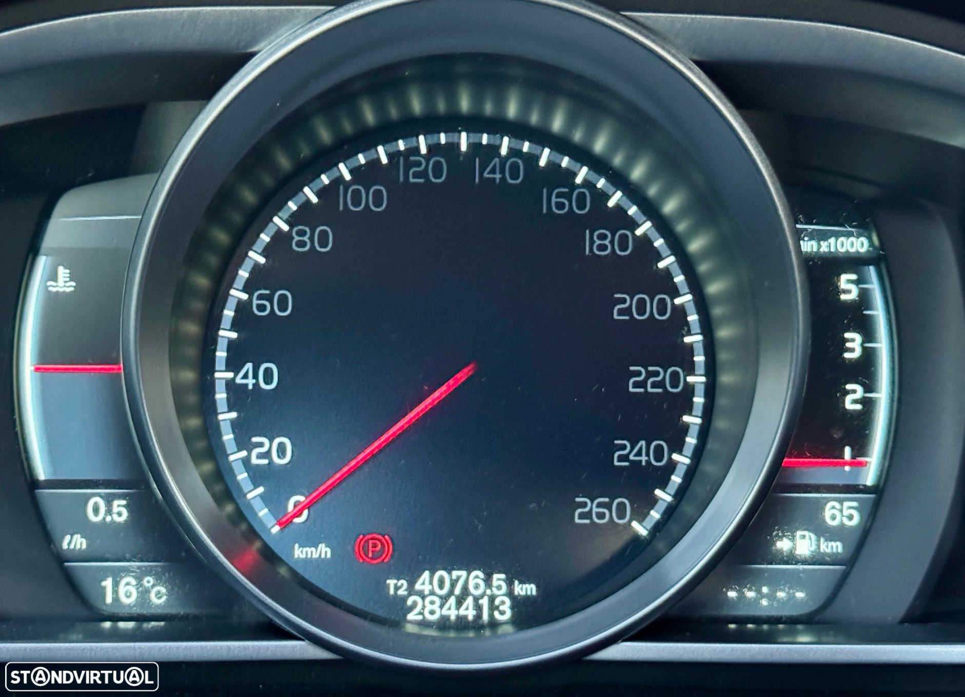 Volvo V40 1.6 D2 R-Design Momentum - 11