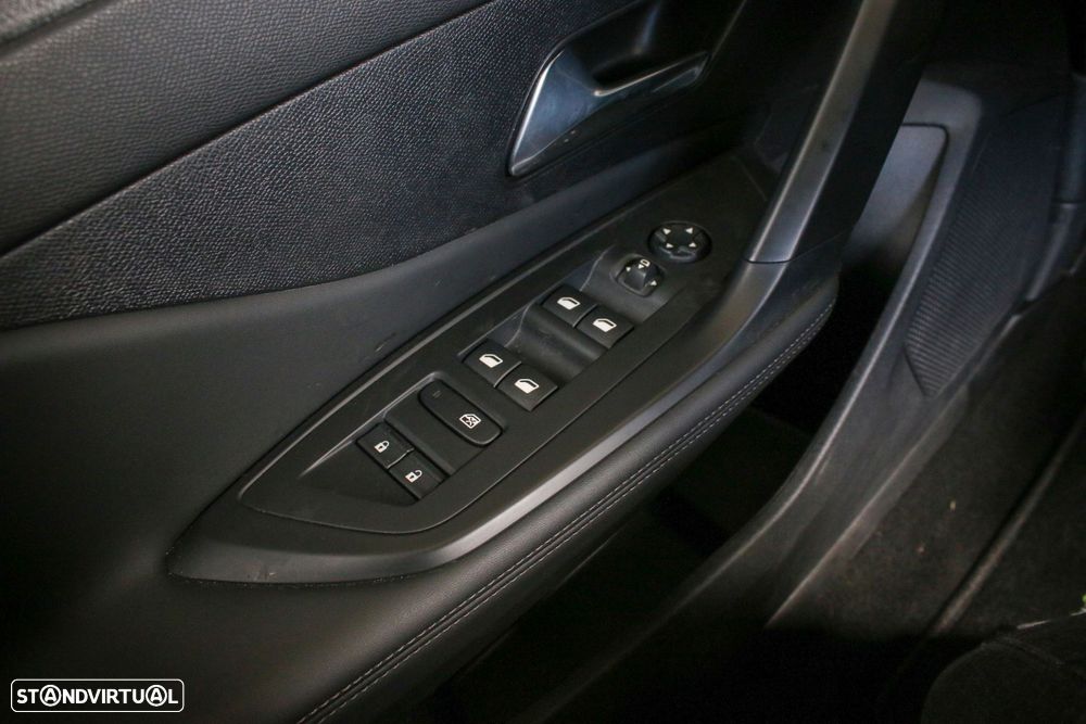 Peugeot 308 1.2 PureTech Allure - 17