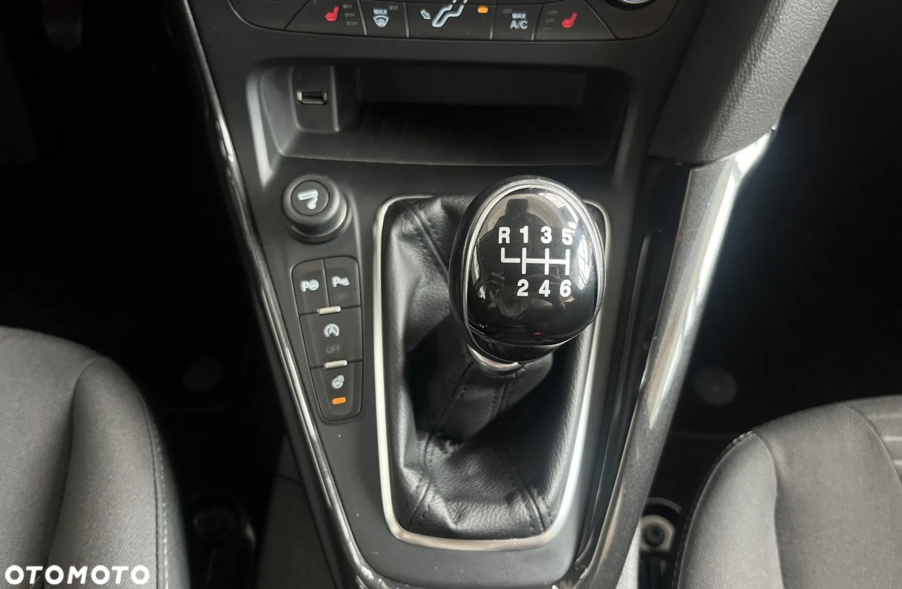 Ford Focus 1.5 EcoBoost Start-Stopp-System TITANIUM - 19