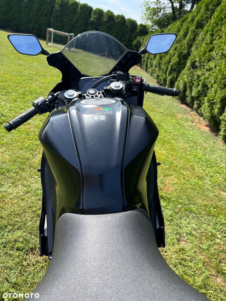 Yamaha YZF - 12
