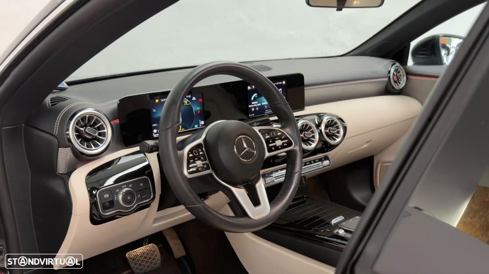 Mercedes-Benz CLA 200 — fotografia 32