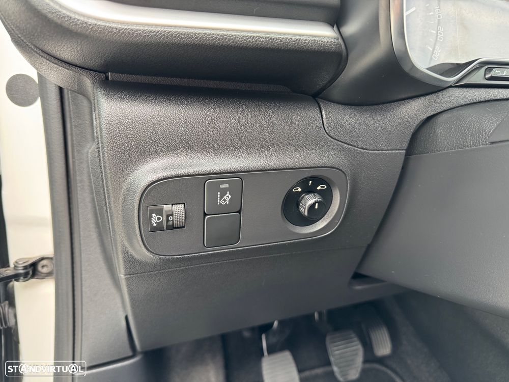 Citroën C3 1.2 PureTech Shine - 32