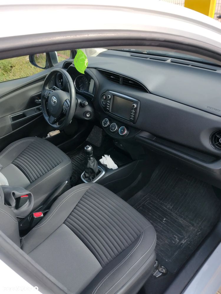 Toyota Yaris 1.5 Premium - 3