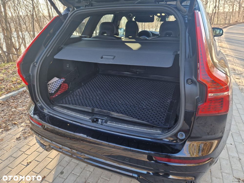Volvo XC 60 B4 D Plus Dark - 11