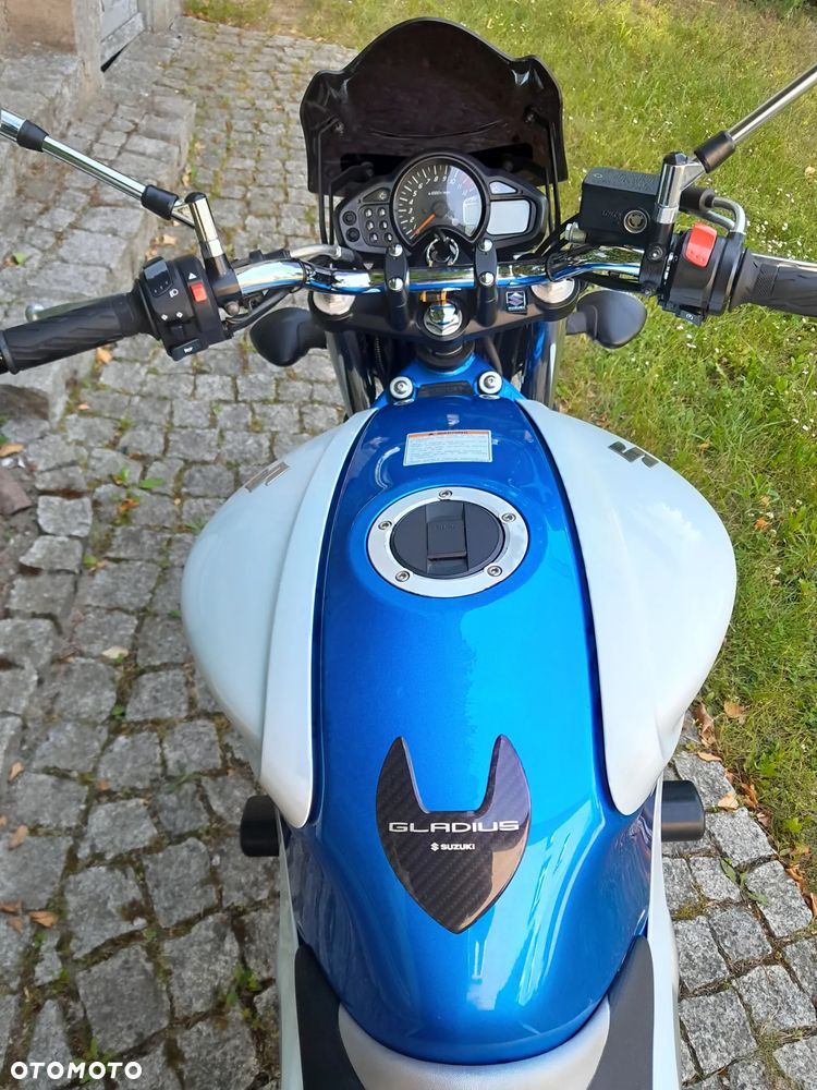 Suzuki Gladius - 16