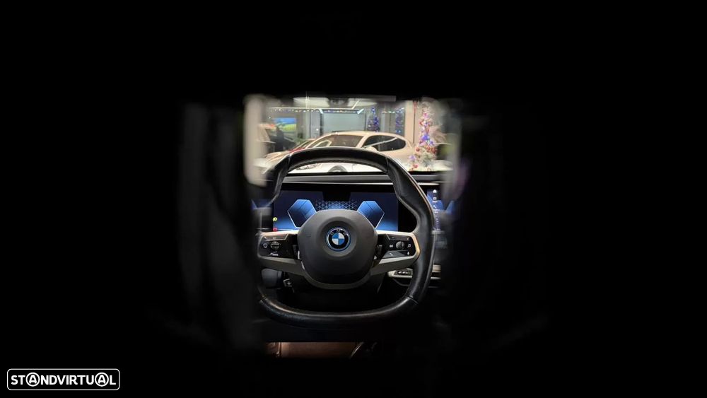 BMW iX xDrive 50 Pack Desportivo - 24