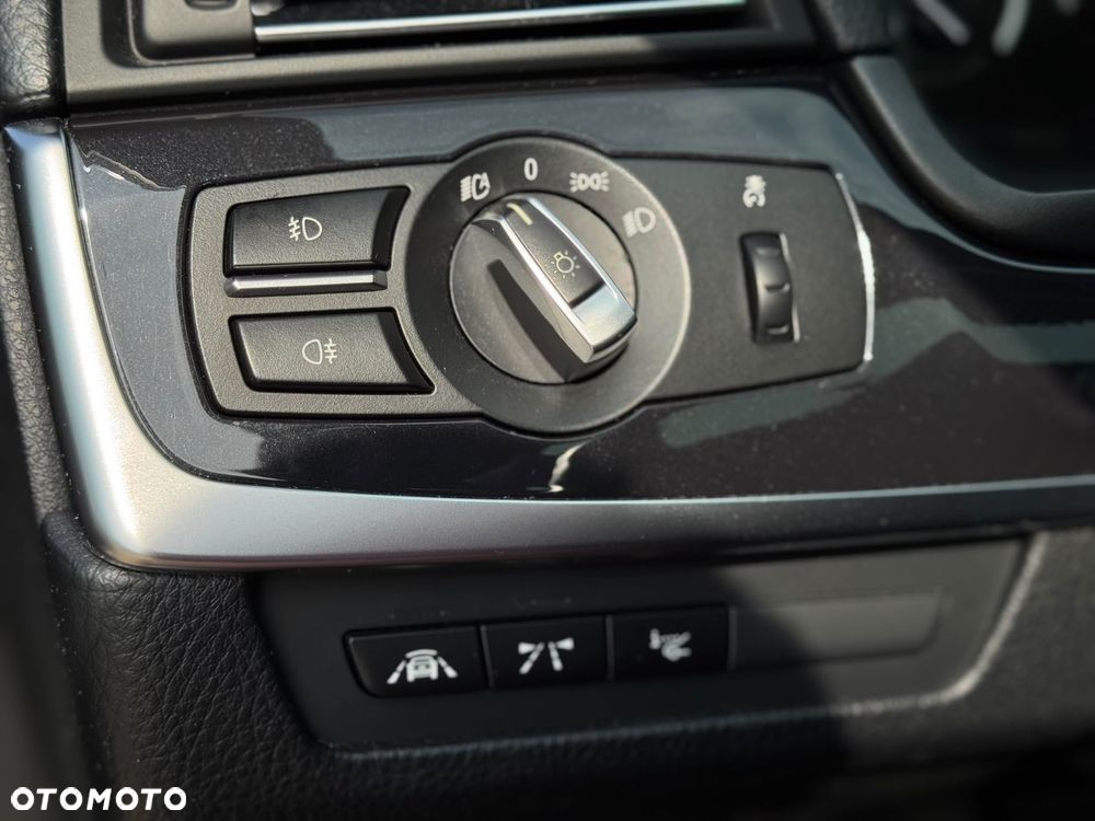 BMW Seria 5 530d Sport-Aut Luxury Line - 25