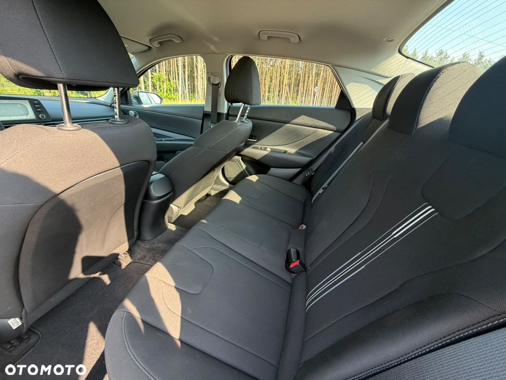 Hyundai Elantra - 22