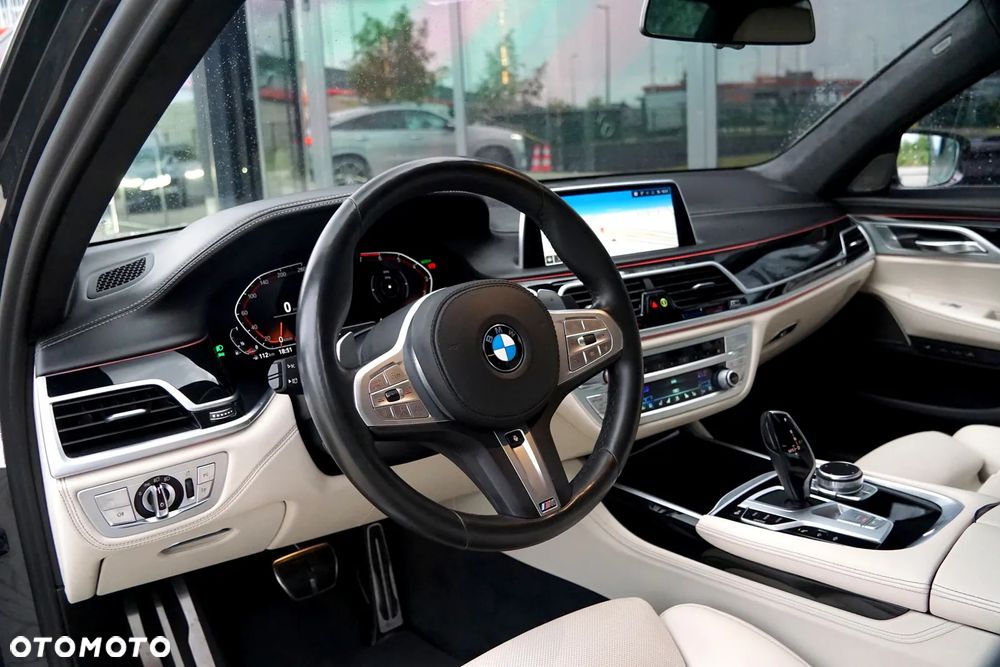 BMW Seria 7 750i xDrive sport - 14