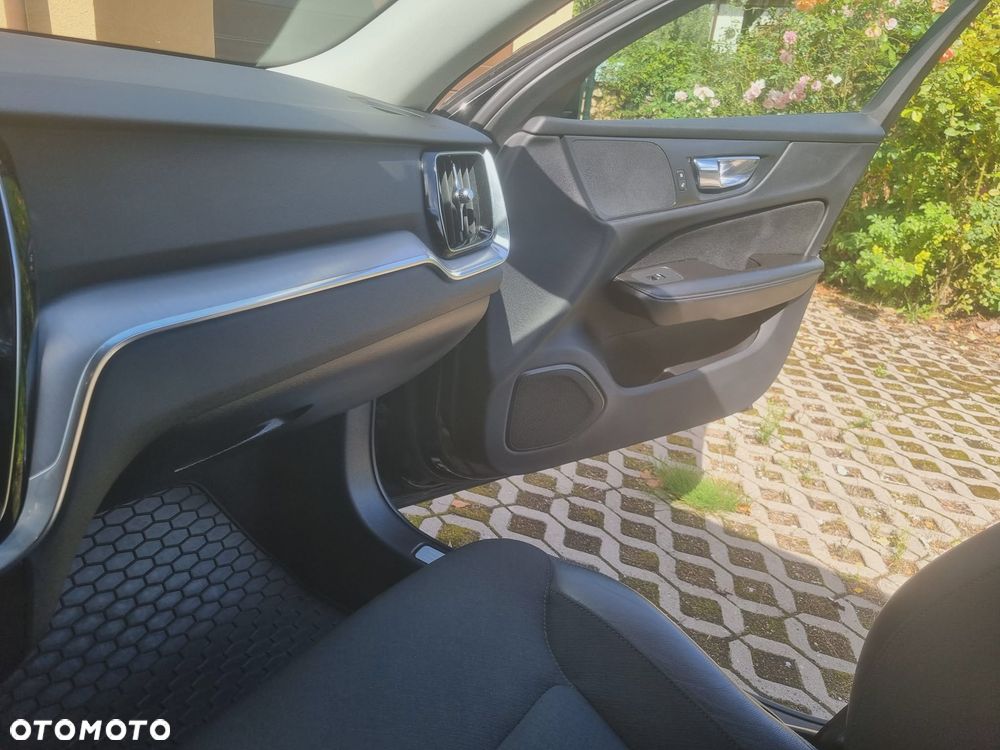 Volvo V60 D4 AWD Momentum - 8