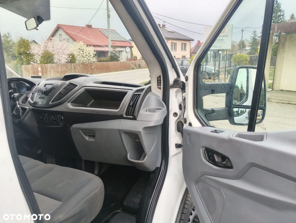 Ford Transit - 12
