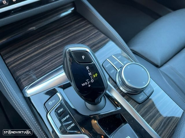 BMW 530 d xDrive Line Luxury Auto - 16