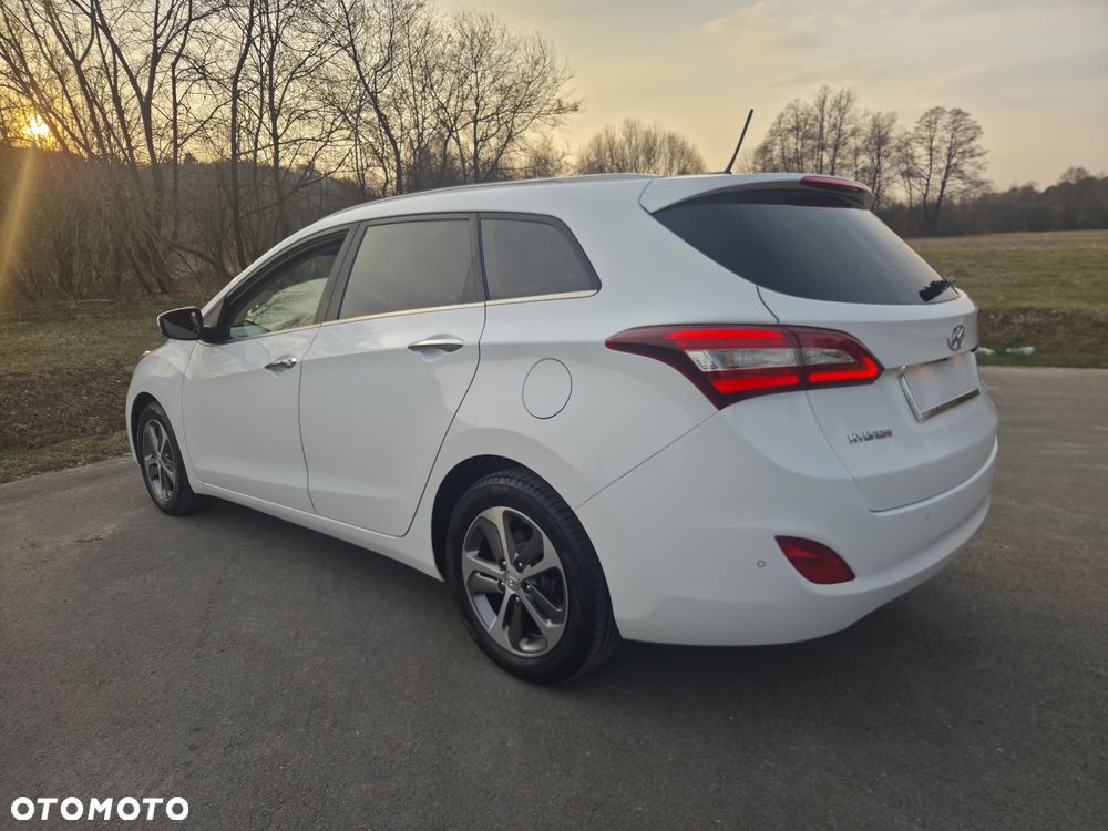 Hyundai i30 1.6 CRDI DCT Premium - 8