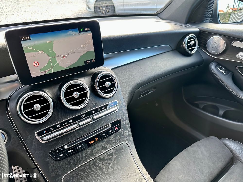 Mercedes-Benz GLC 300 e Coupe 4Matic 9G-TRONIC AMG Line - 26