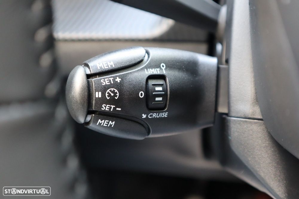 Peugeot 2008 1.2 PureTech Active Pack - 14