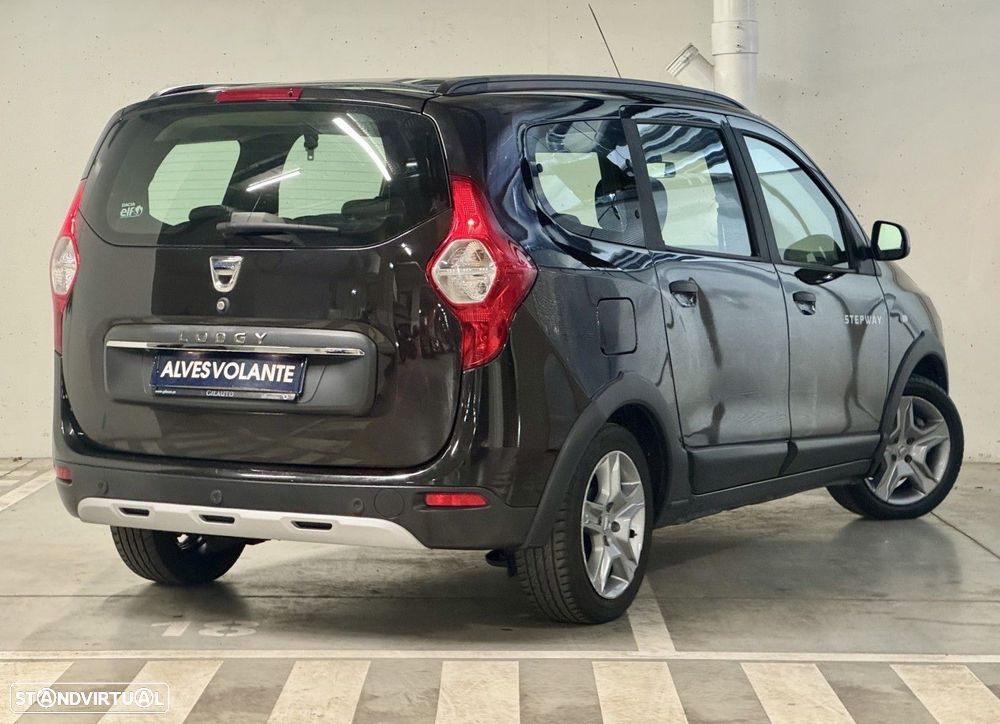 Dacia Lodgy 1.5 Blue dCi Stepway 7L - 4