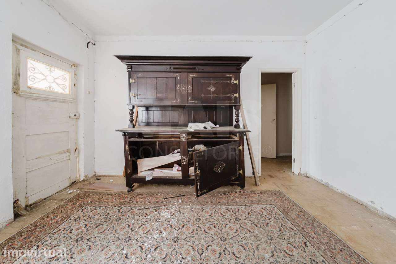 Moradia inserida num amplo terreno com 4.730 m² - Grande imagem: 4/35