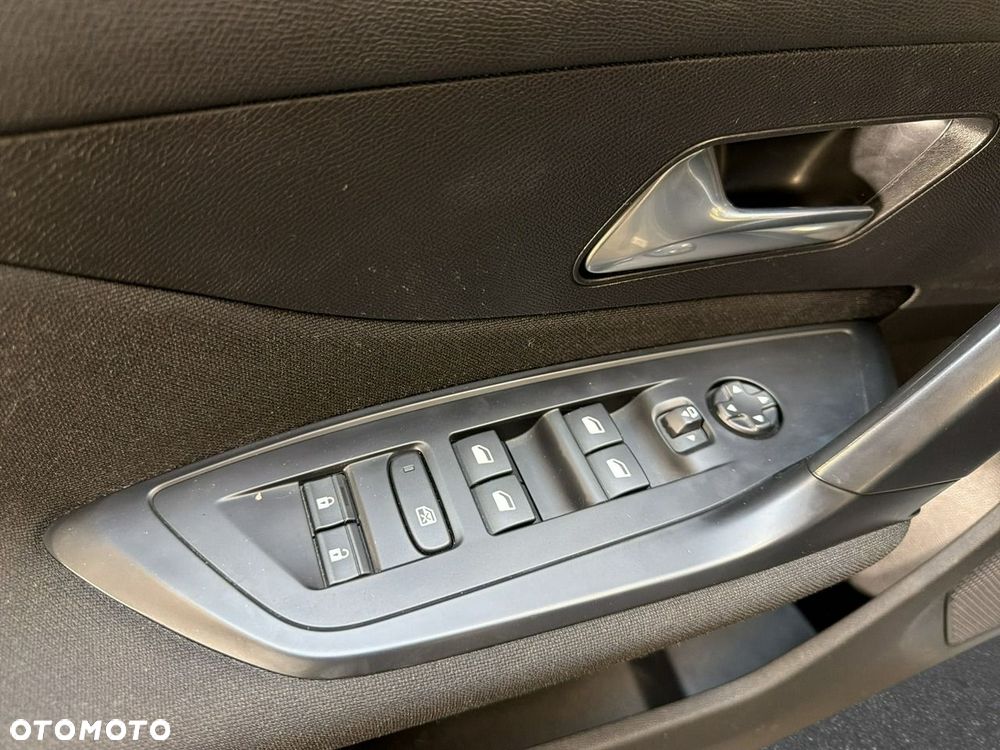 Peugeot 308 - 10