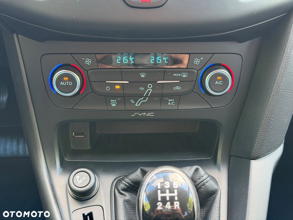 Ford Focus 1.6 TI-VCT Champions Edition - 24