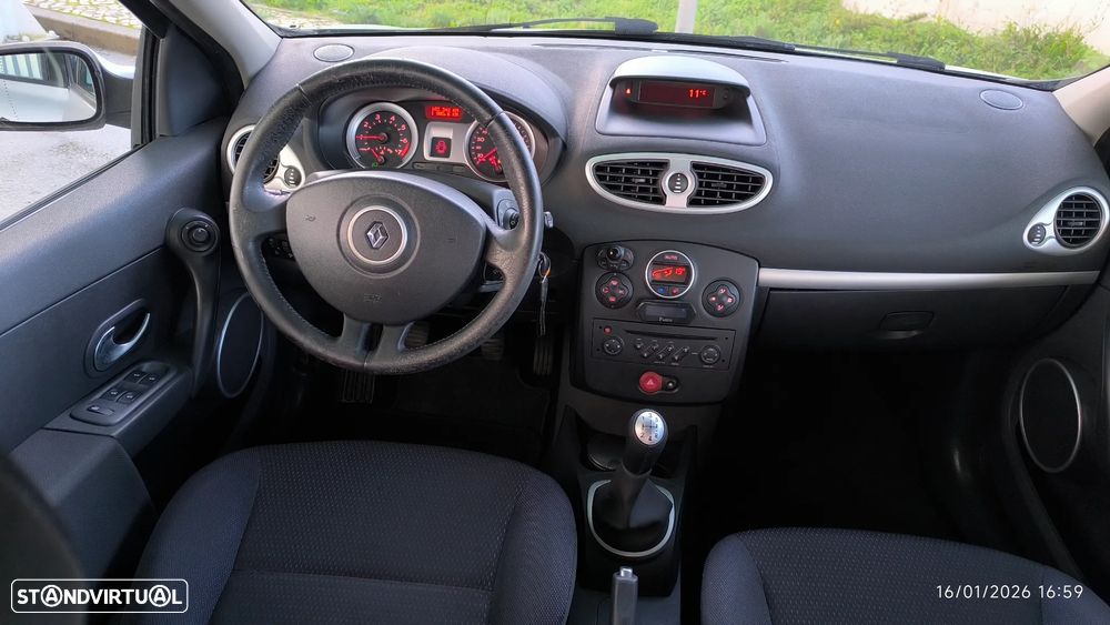 Renault Clio 1.2 16V Dynamique - 32