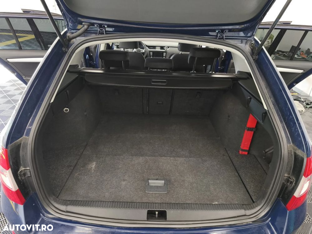 Skoda Octavia Combi 2.0 TDI Clever - 25
