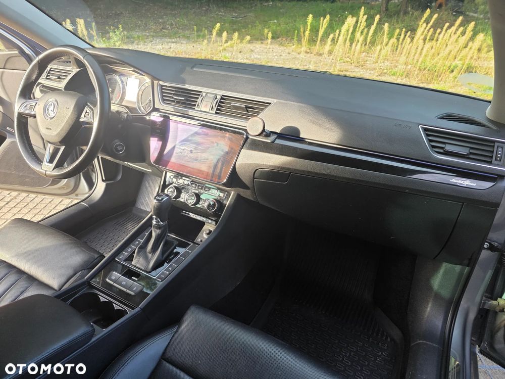 Skoda Superb 2.0 TDI 4x4 DSG L&K - 23