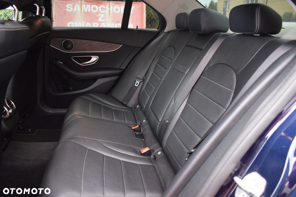 Mercedes-Benz Klasa C 400 4Matic 9G-TRONIC Exclusive - 10