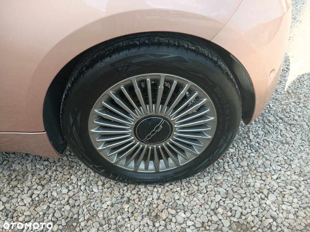 Fiat 500e - 12