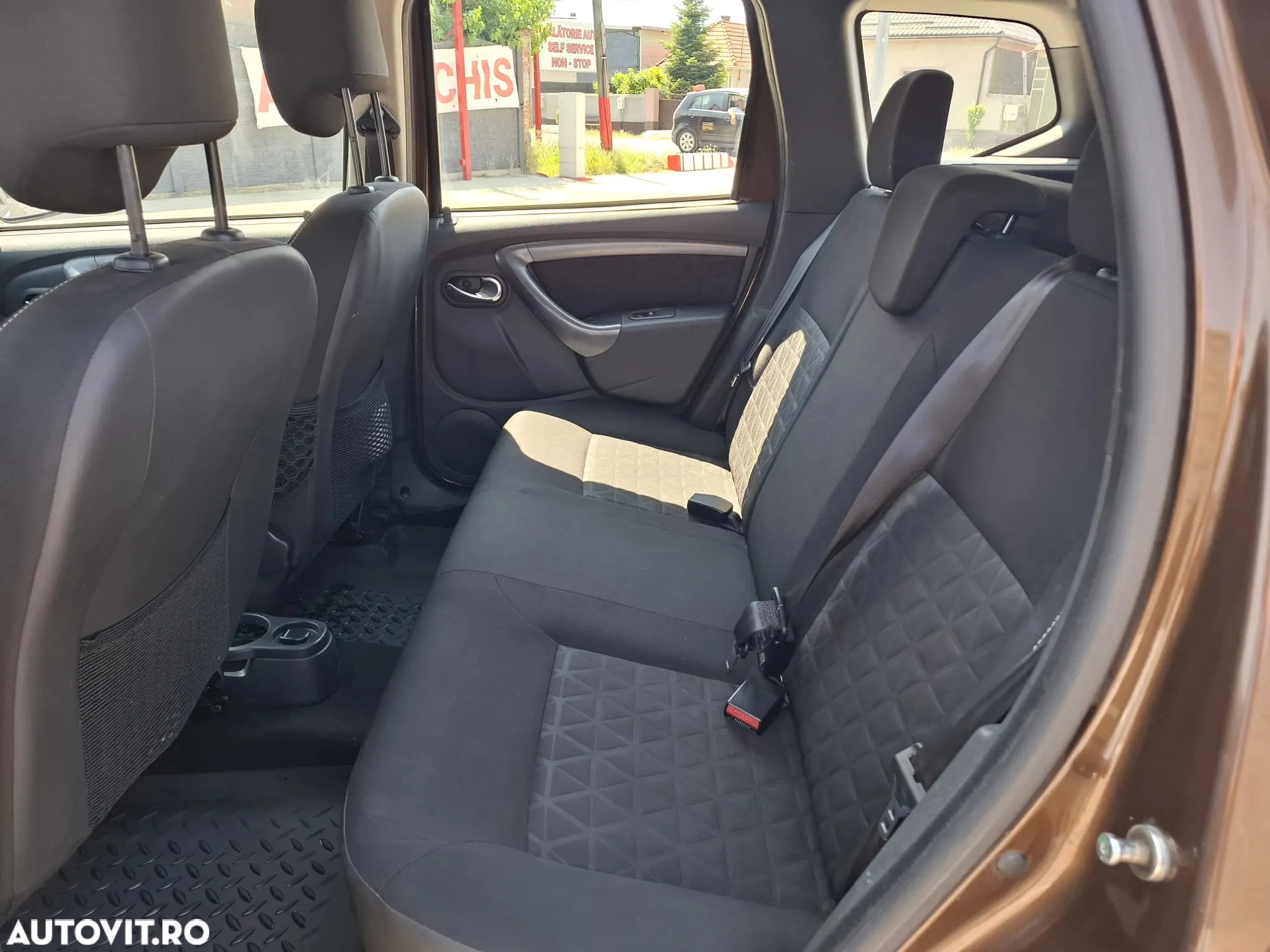 Dacia Duster 1.2 TCe 4x2 Laureate - 11