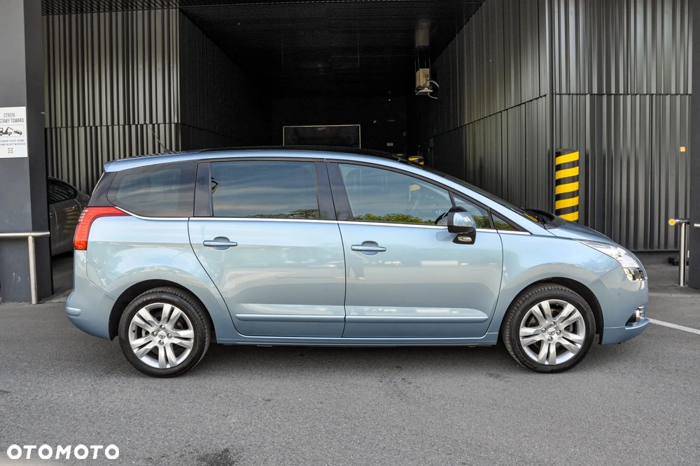 Peugeot 5008 - 5