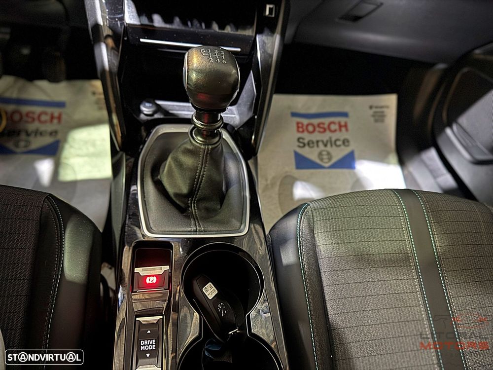 Peugeot 2008 PureTech 130 Allure Pack - 28