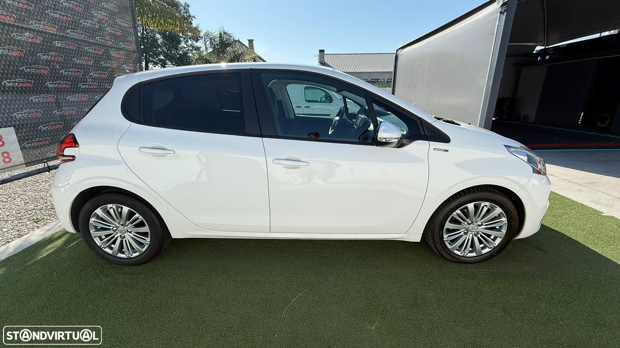 Peugeot 208 1.2 PureTech Signature - 4