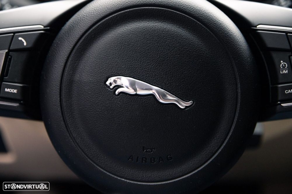 Jaguar XE 2.0 D Prestige Aut. - 30