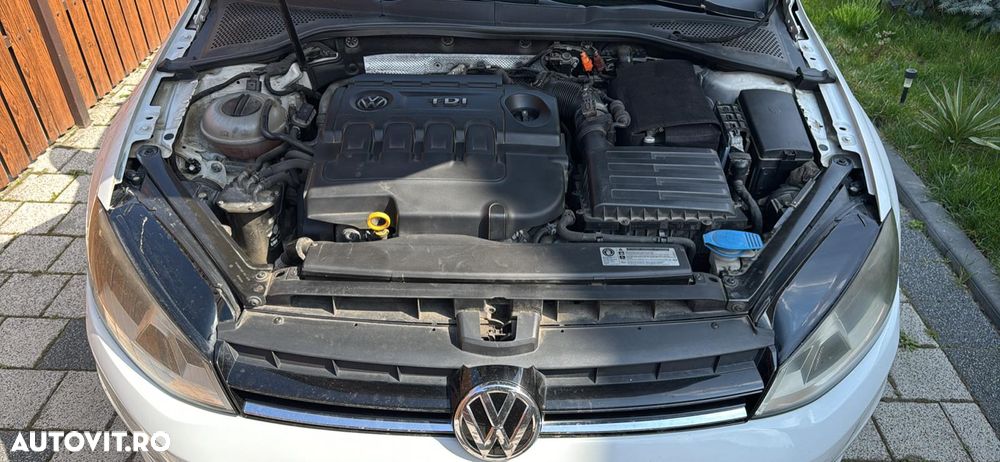 Volkswagen Golf 1.6 TDI DPF BlueMotion Technology Trendline - 9