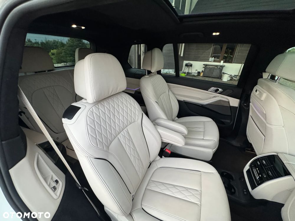 BMW X7 M50i sport - 27