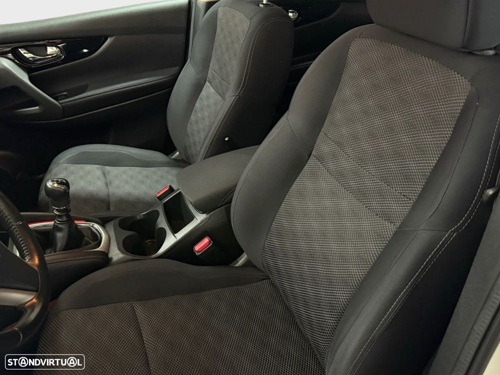 Nissan Qashqai 1.5 dCi N-Connecta - 9