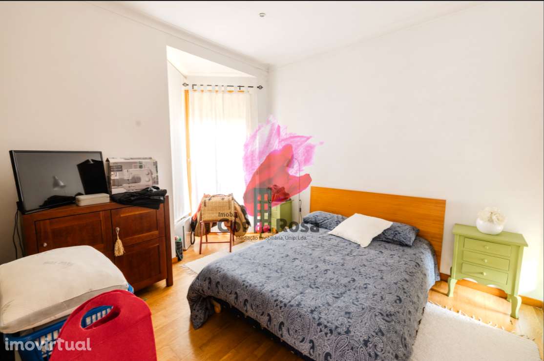 Casa Independente T4 + 2 com Piscina em Localização Privilegiada - Grande imagem: 4/32