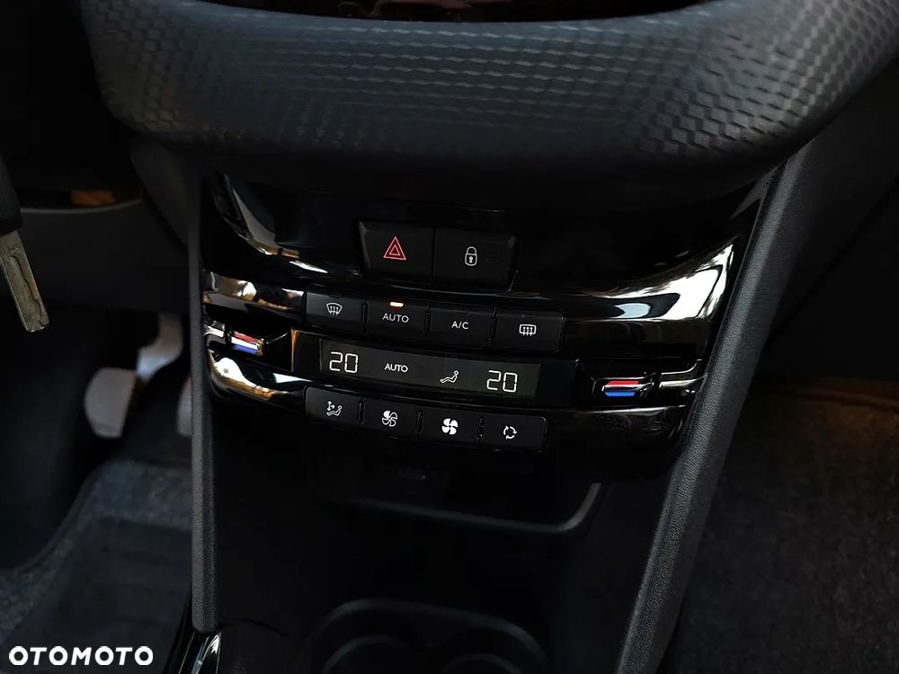 Peugeot 2008 BlueHDi FAP 120 STOP & START Allure - 28