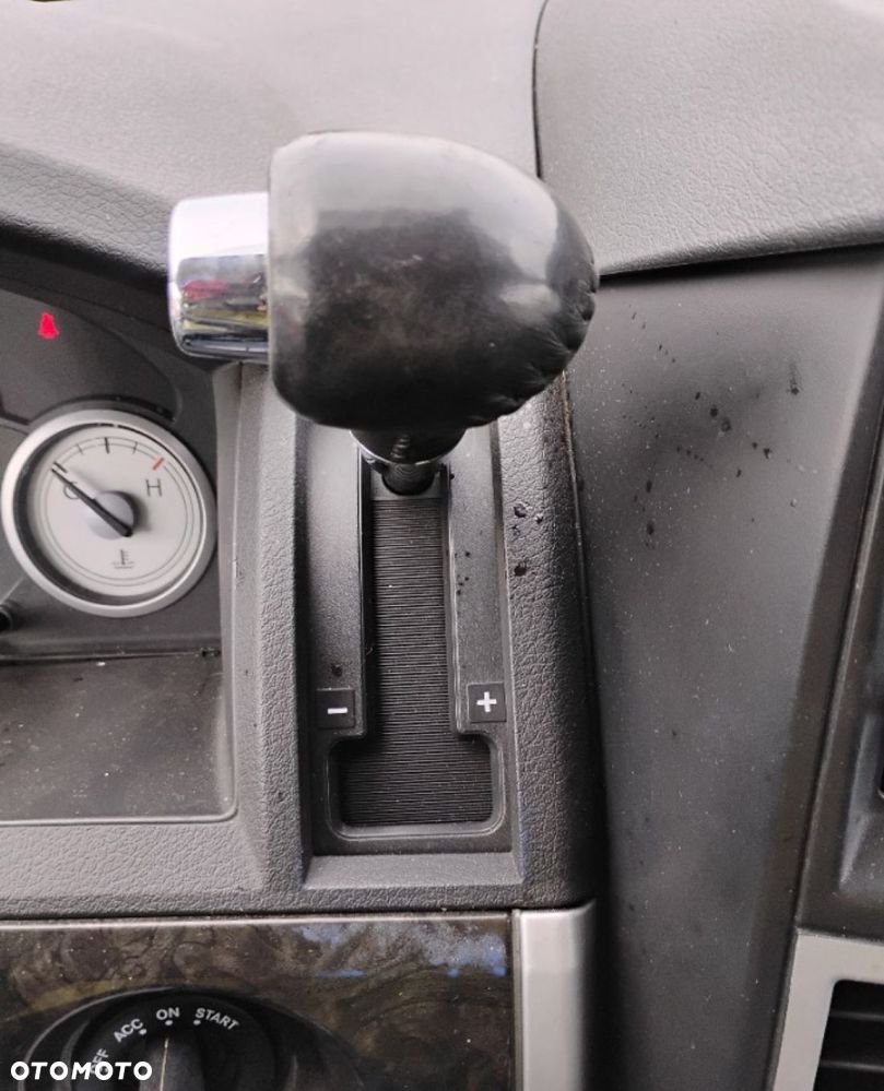 Chrysler Grand Voyager - 22