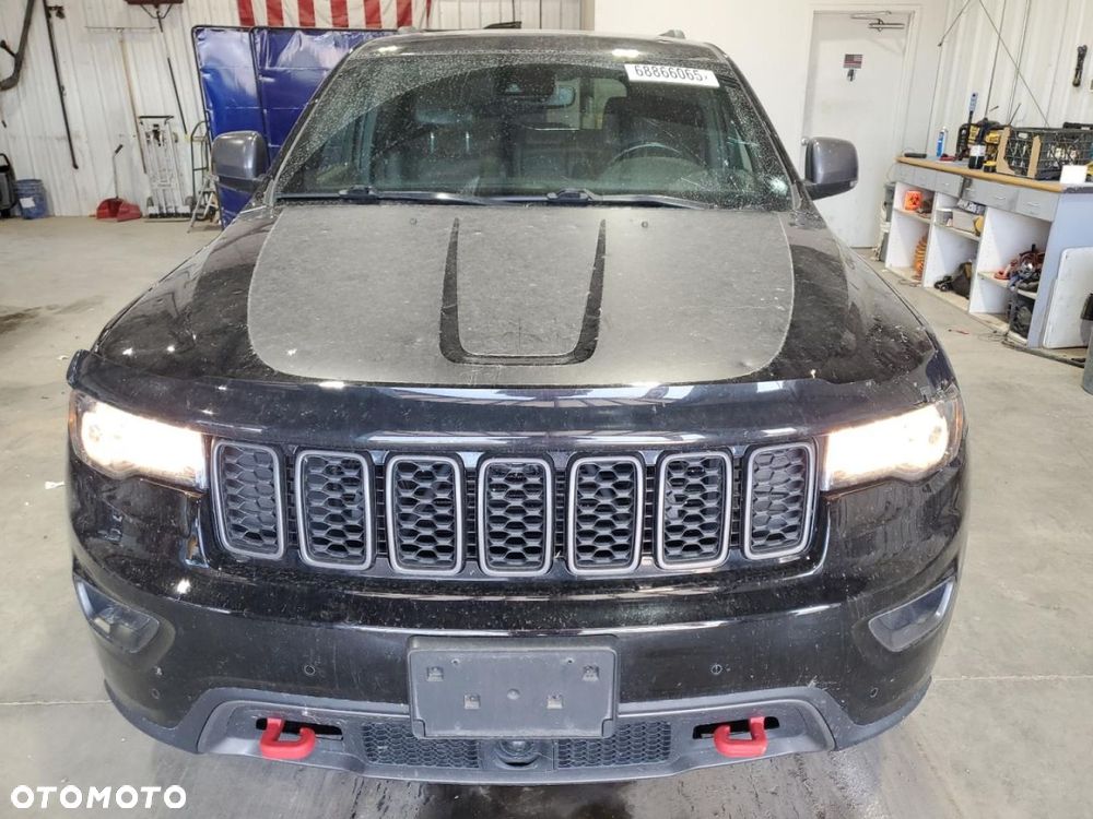 Jeep Grand Cherokee - 9