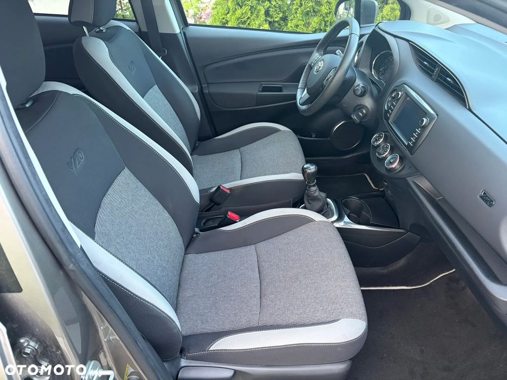Toyota Yaris 1.5 Premium - 25