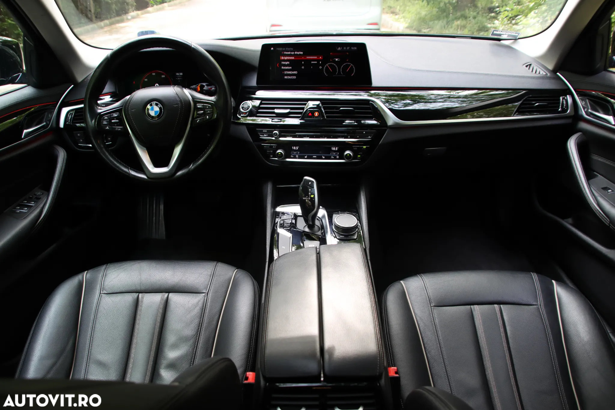 BMW Seria 5 540i xDrive AT - 21
