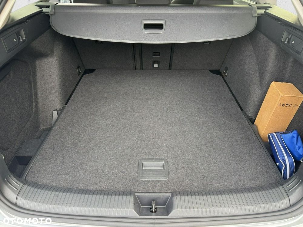 Volkswagen Golf - 24