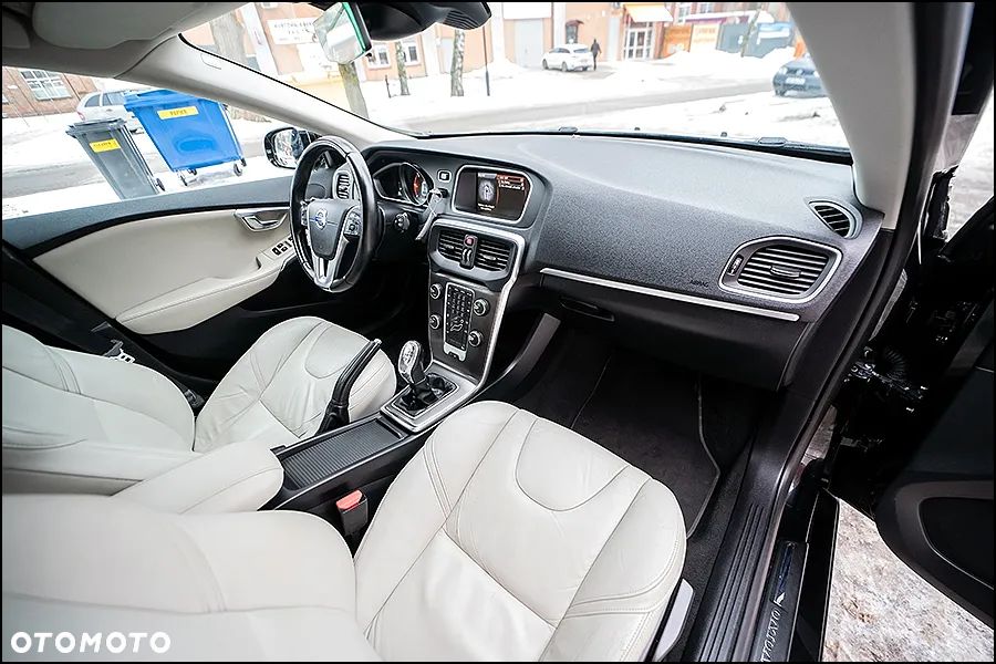 Volvo V40 D2 Summum - 16