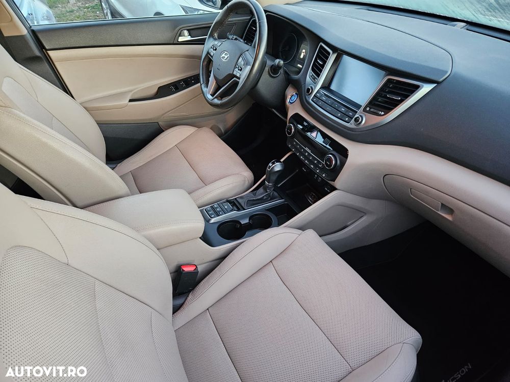 Hyundai Tucson 2.0 CRDI 4WD Automatik Premium - 6