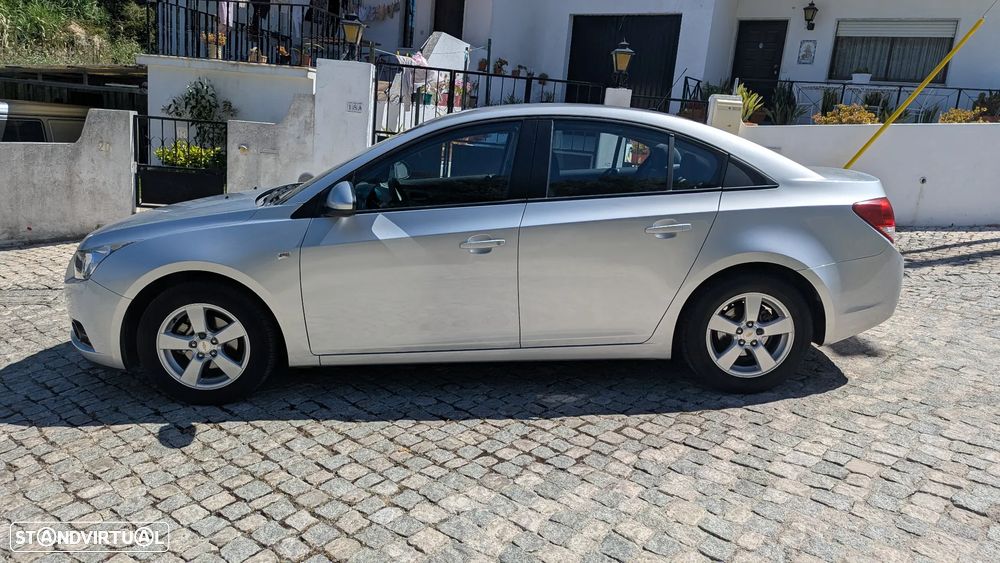 Chevrolet Cruze 1.6 LS - 8