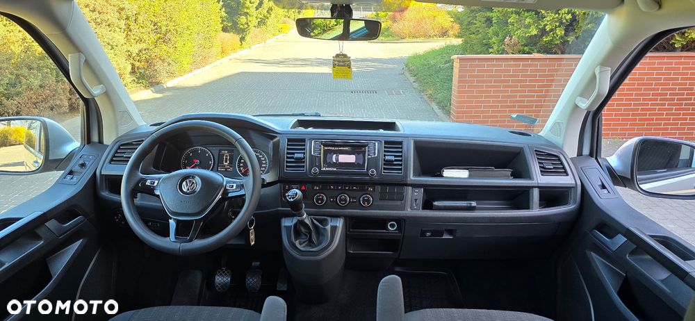 Volkswagen Caravelle - 12