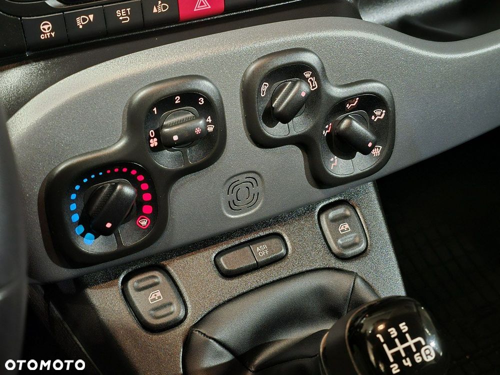 Fiat Panda 1.0 Hybrid City Cross - 25